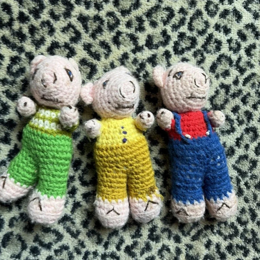 Hand Crocheted Big Bad Wolf & The Three Little Pigs -‎ VTG Nursery Child Room